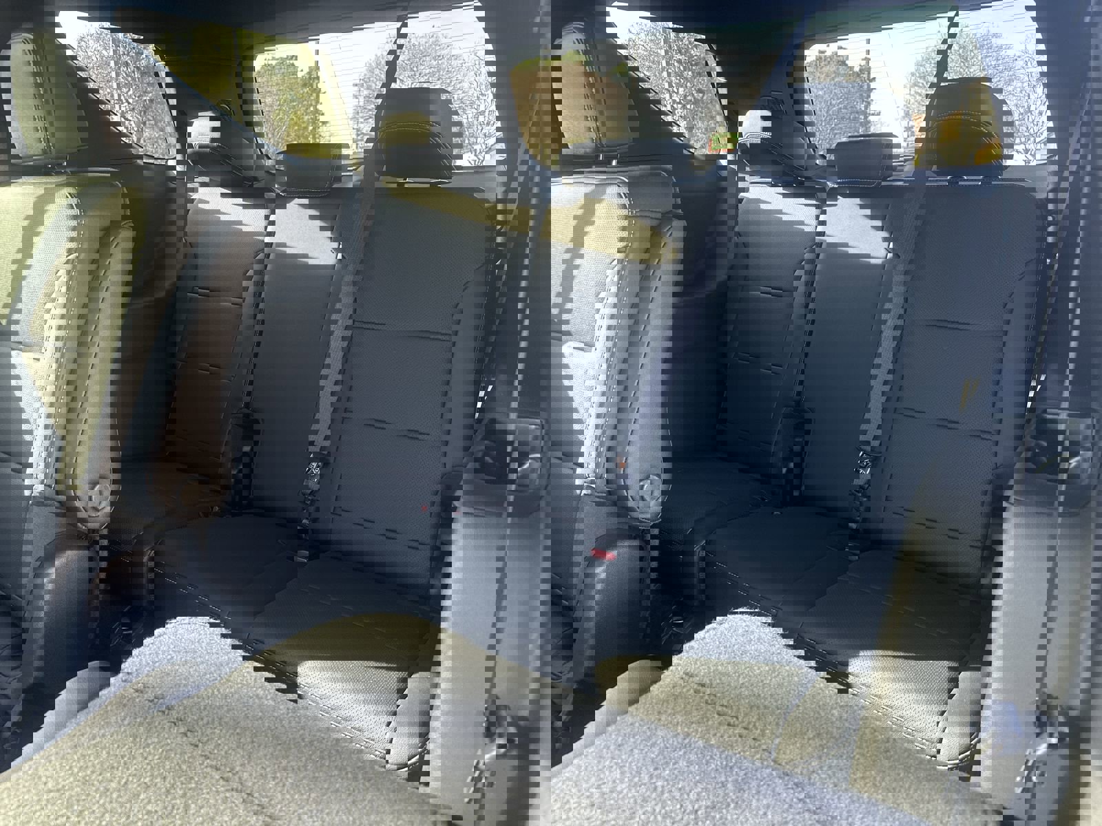 Used 2025 Chevrolet Traverse LT image 32