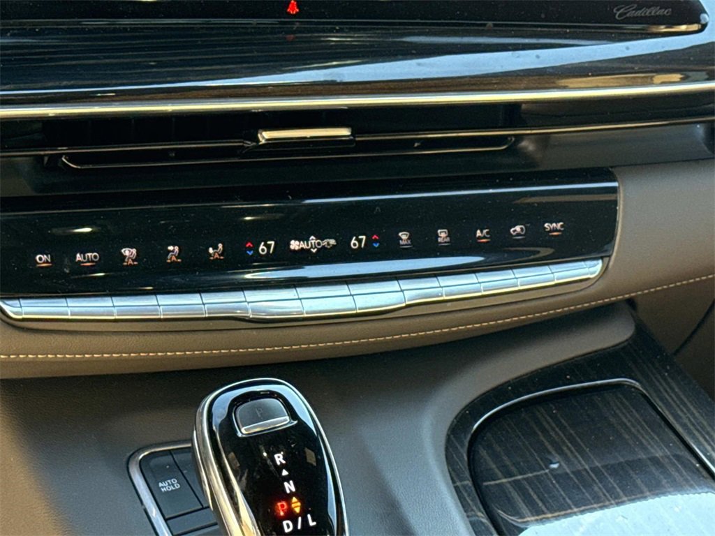 Used 2021 Cadillac Escalade Premium Luxury image 24