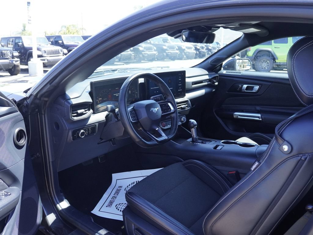 Used 2024 Ford Mustang Coupe RWD image 22