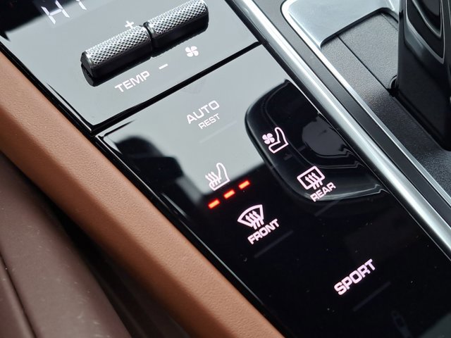 Certified 2021 Porsche Cayenne image 31