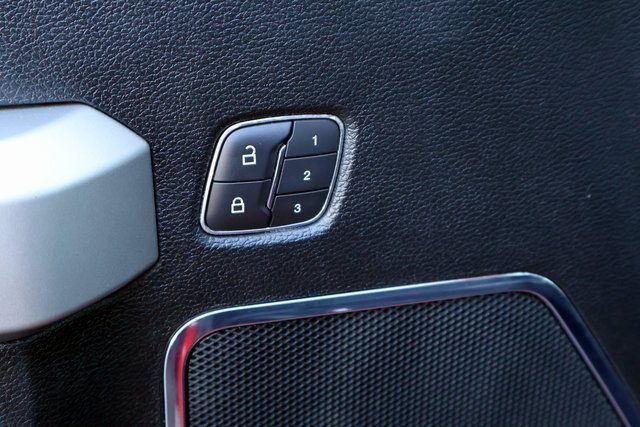 Used 2019 Ford F250 Lariat w/ Chrome Package image 29