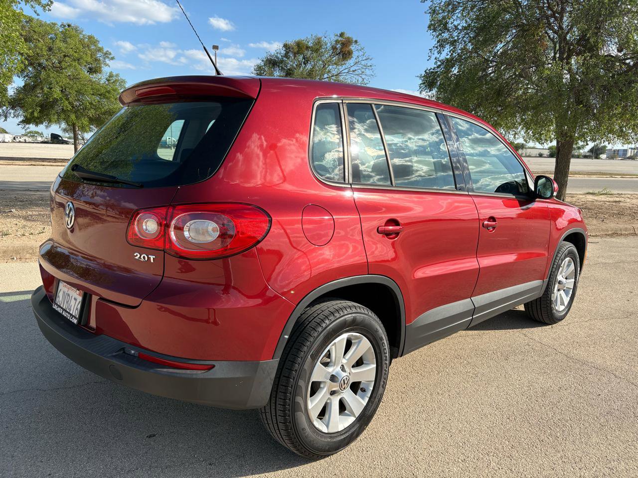 Used 2010 Volkswagen Tiguan S FWD image 54