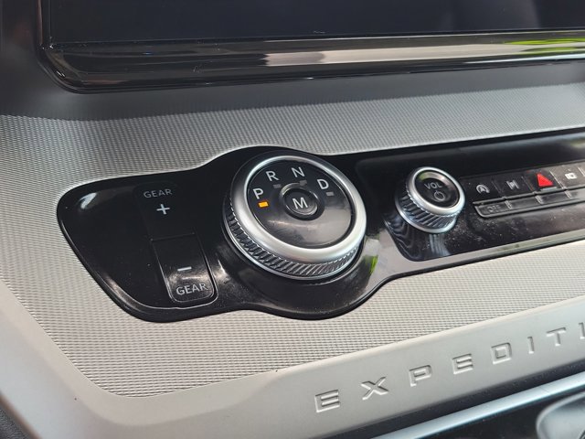 Certified 2025 Ford Expedition Active AWD/4WD image 34