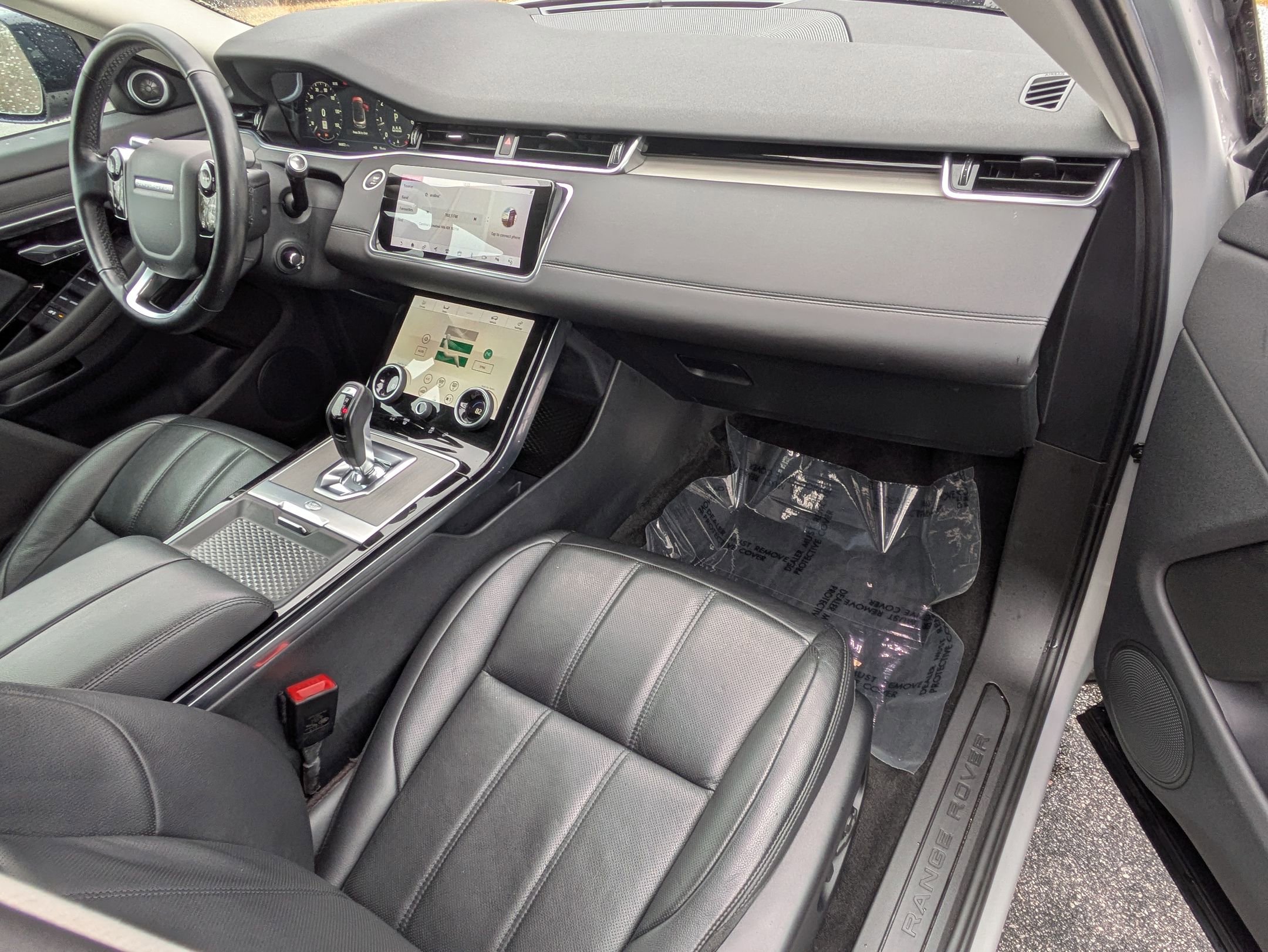 Used 2020 Land Rover Range Rover Evoque SE image 29