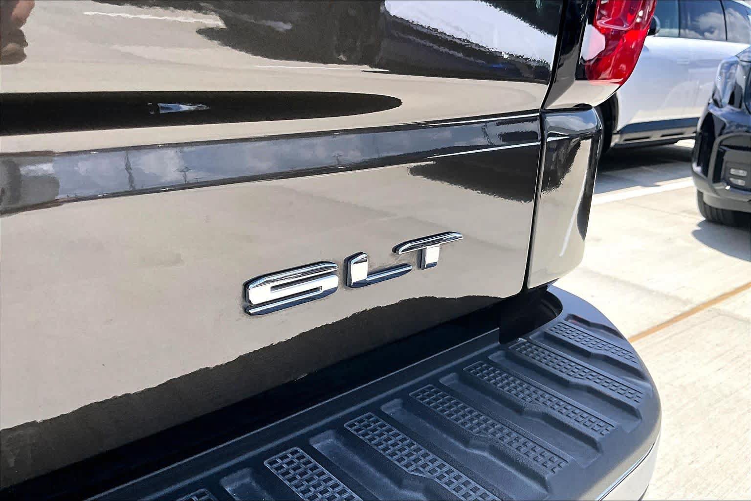 Used 2021 GMC Sierra 1500 SLT RWD image 10