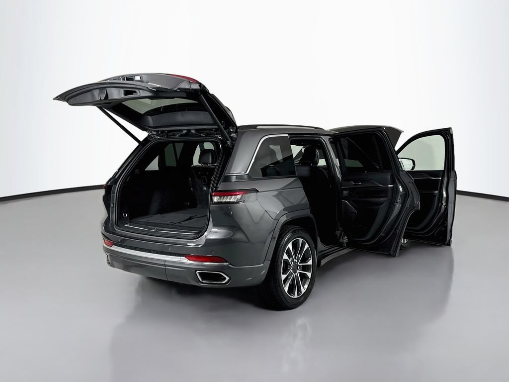 Used 2023 Jeep Grand Cherokee Overland w/ Advanced Protech Group III AWD/4WD image 28