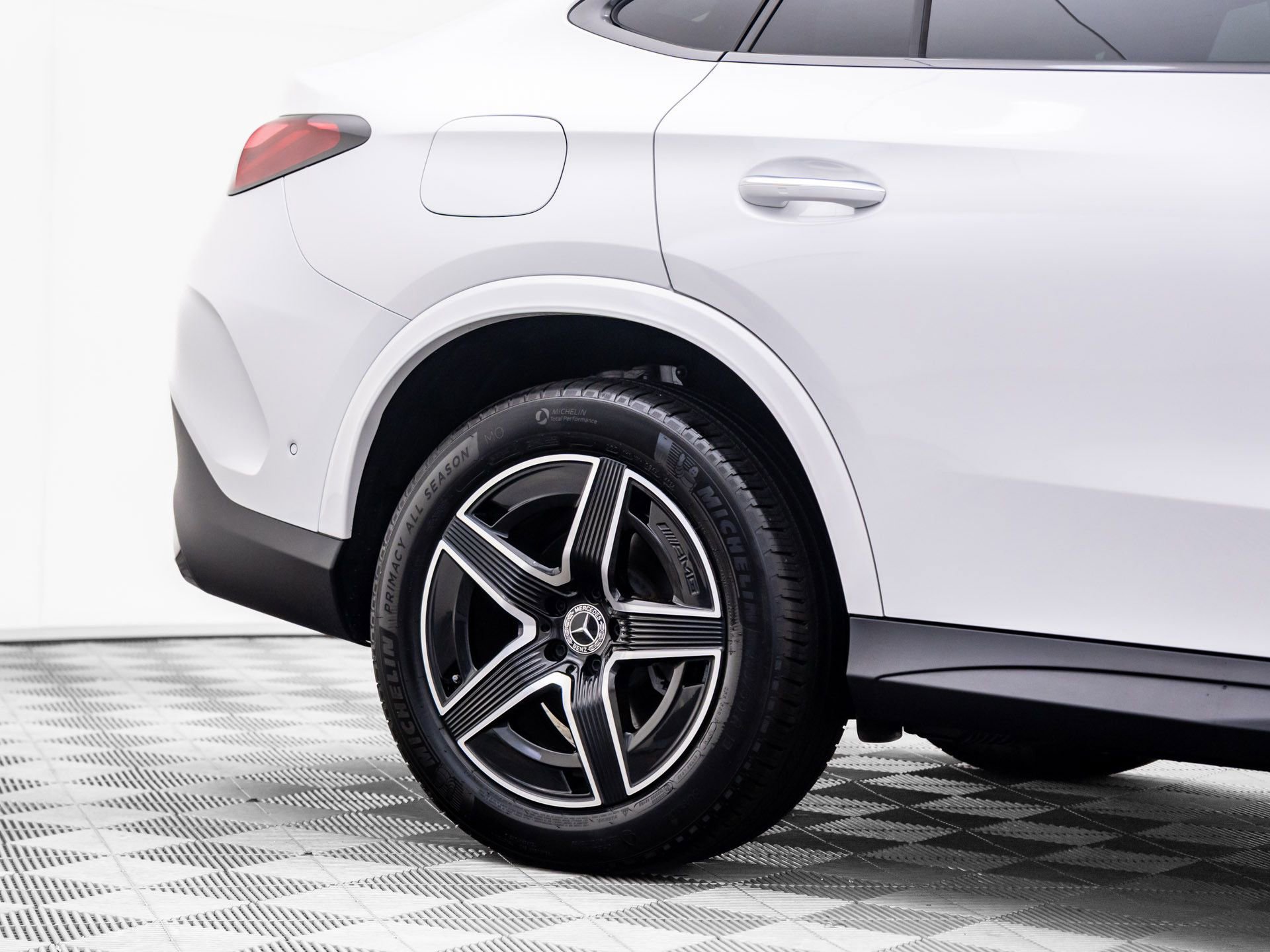 New 2025 Mercedes-Benz GLC 300 4MATIC image 34