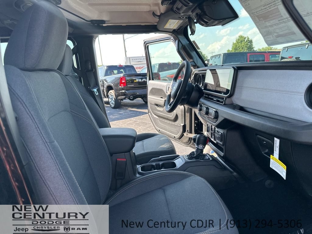 New 2025 Jeep Gladiator Sport AWD/4WD image 17
