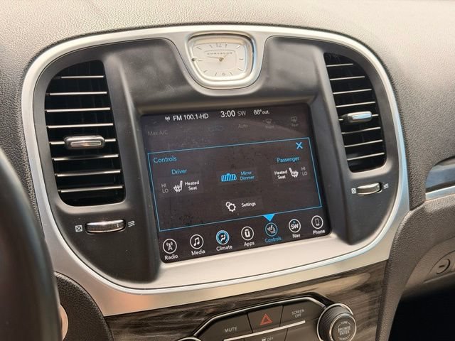 Used 2017 Chrysler 300 Limited w/ Value Package RWD image 31