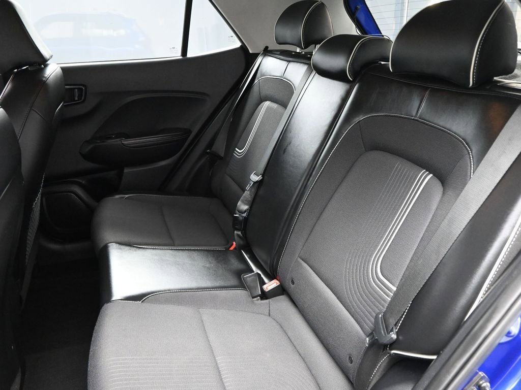 Used 2023 Hyundai Venue Limited w/ Cargo Package image 27