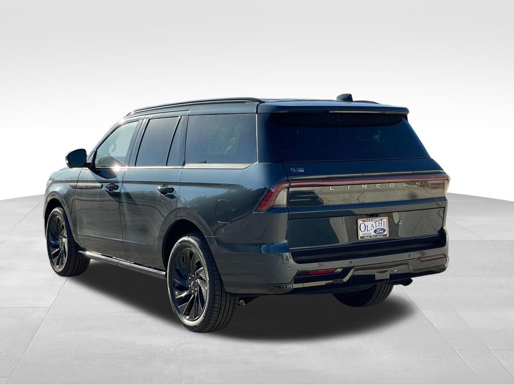 New 2025 Lincoln Navigator Reserve w/ Jet Appearance Package image 3