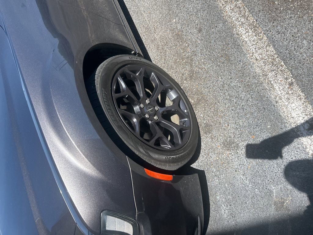 Used 2019 Chrysler 300 S image 2