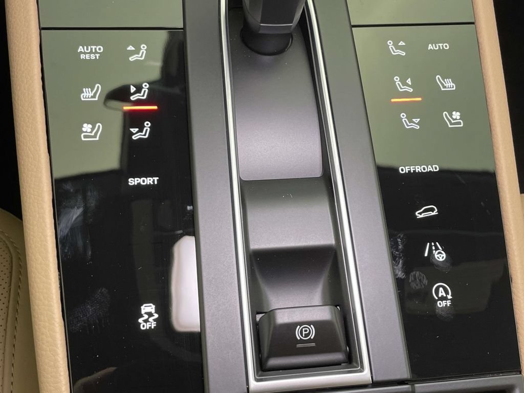 New 2026 Porsche Macan AWD/4WD image 34