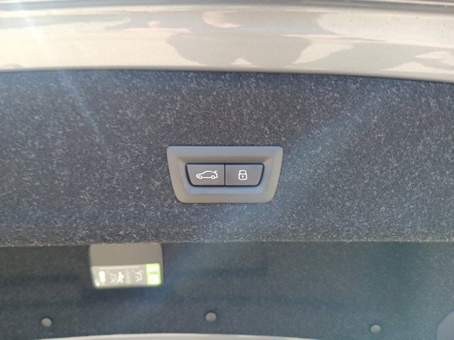 New 2026 BMW 330i Sedan w/ Convenience Package RWD image 10