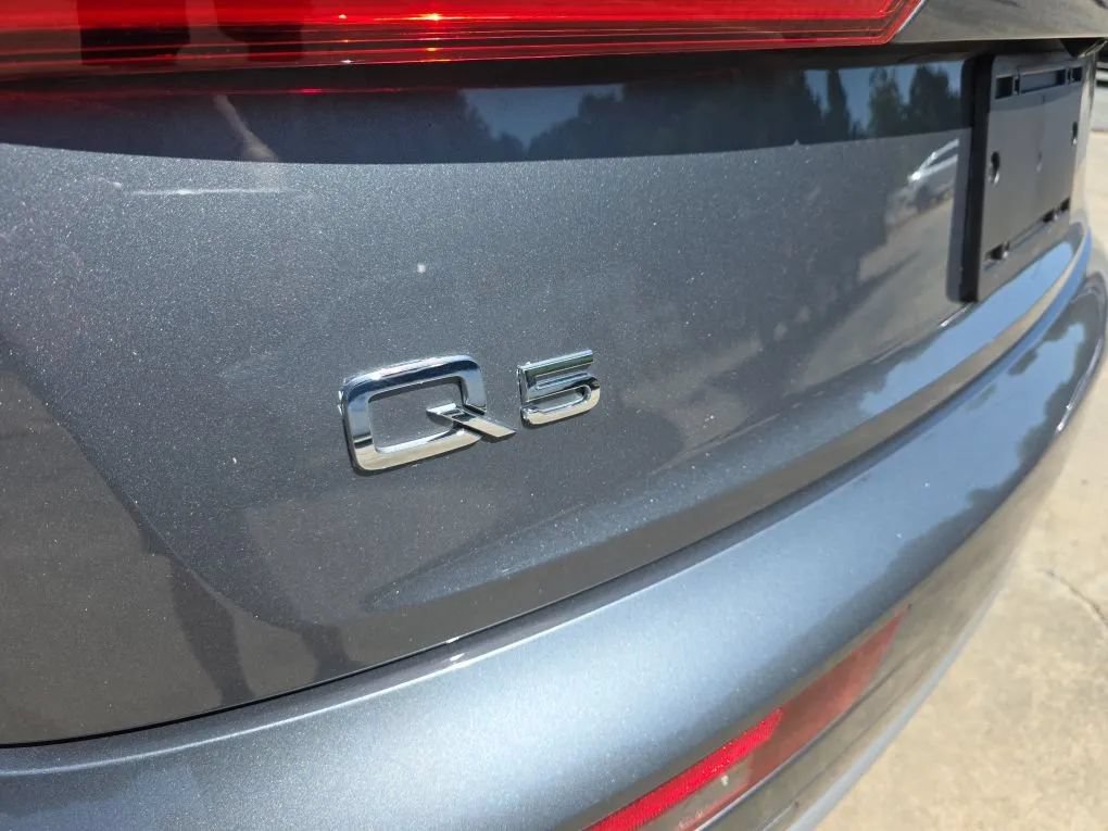 Used 2018 Audi Q5 Prestige w/ Prestige Package AWD/4WD image 11