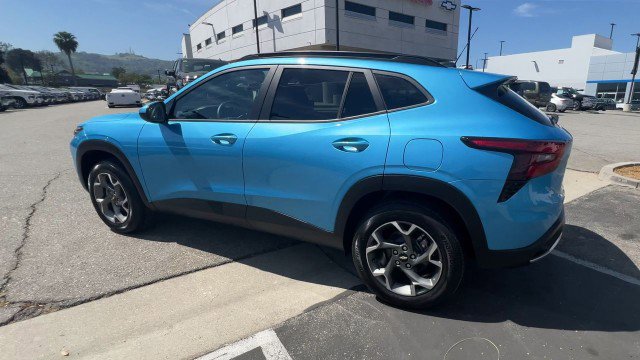 Used 2025 Chevrolet Trax LT w/ Driver Confidence Package image 6
