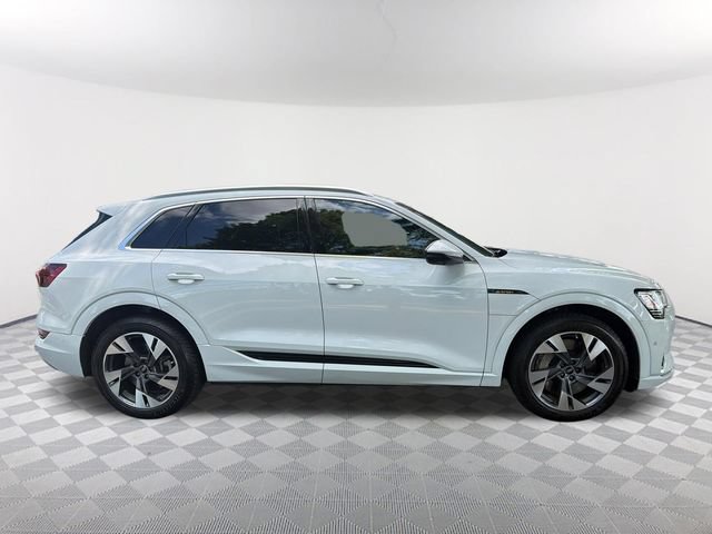 Used 2022 Audi e-tron Premium Plus AWD/4WD image 4