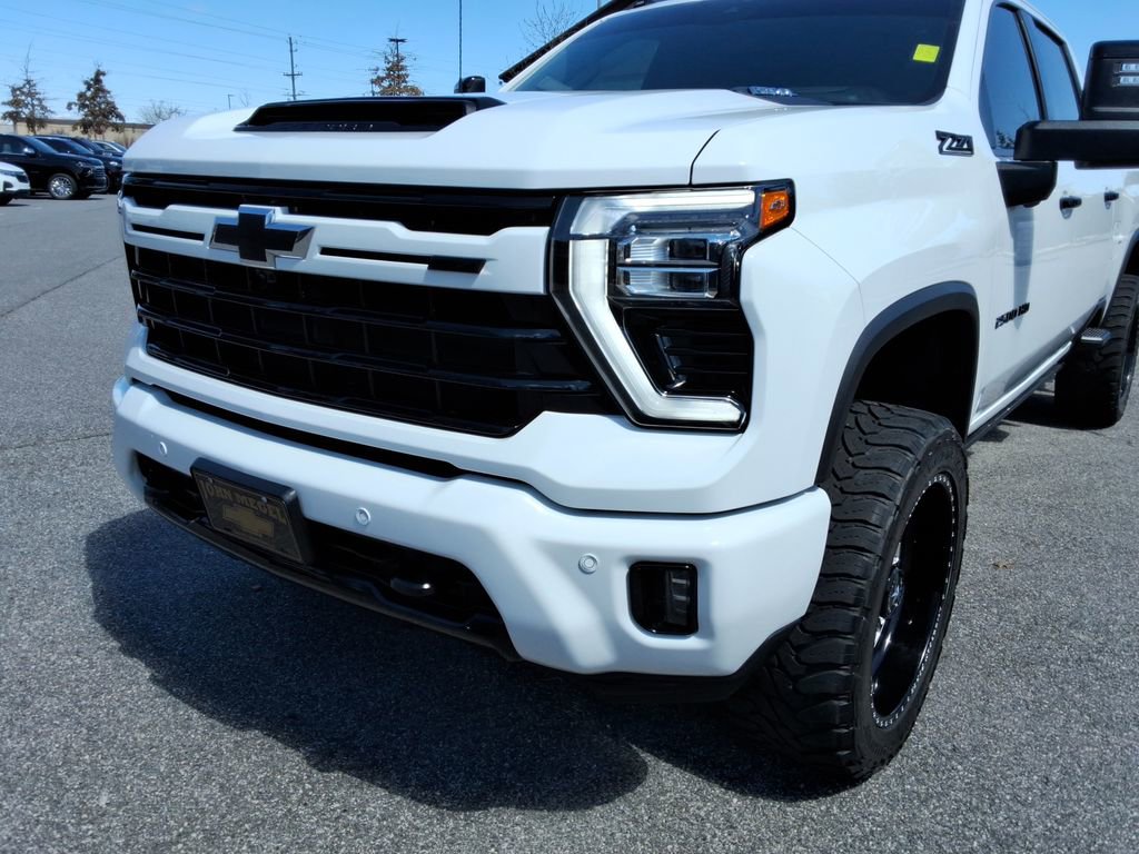 Certified 2024 Chevrolet Silverado 2500 LTZ w/ LTZ Plus Package image 9