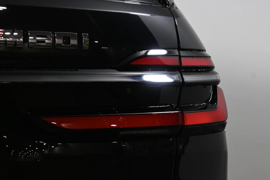 New 2027 BMW X7 M60i AWD/4WD image 13