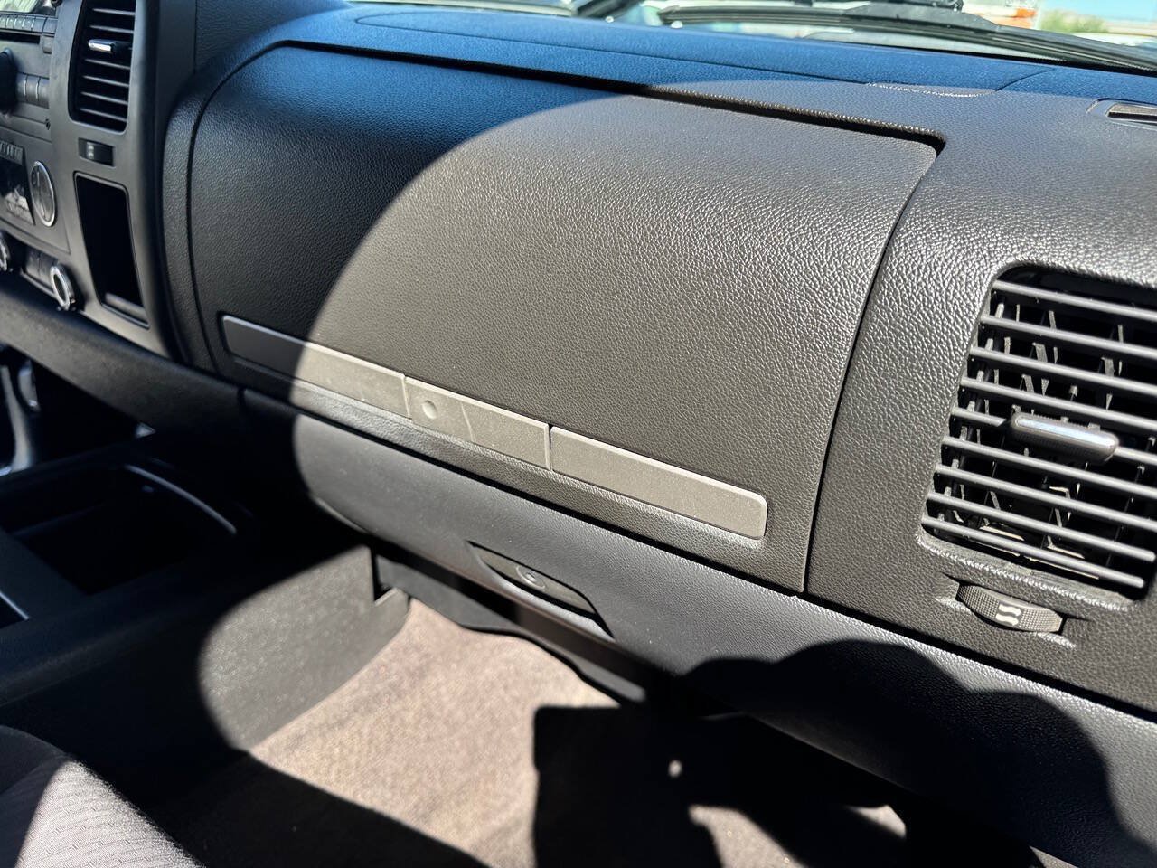 Used 2010 Chevrolet Silverado 2500 LT w/ Interior Plus Package AWD/4WD image 28