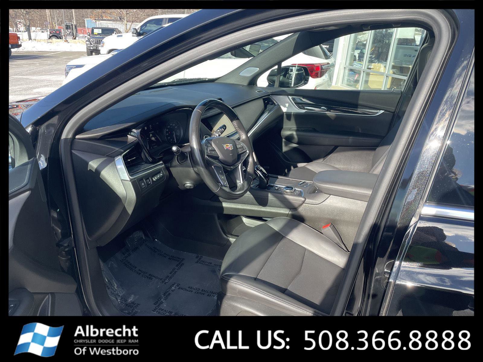 Used 2024 Cadillac XT5 Premium Luxury w/ Technology Package image 8