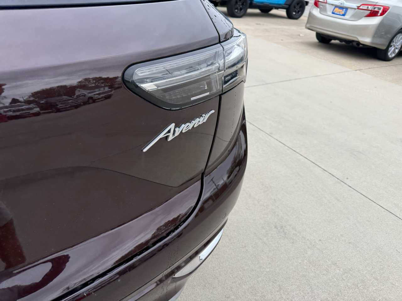 Used 2022 Buick Envision Avenir w/ Technology Package II image 14