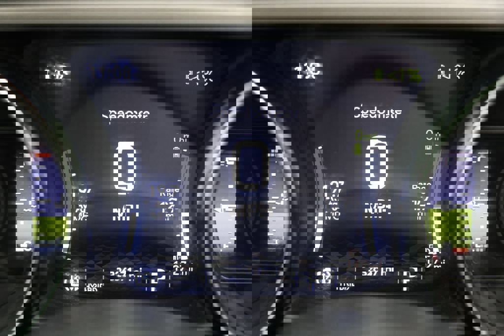 Used 2023 Jeep Wrangler Unlimited w/ Sun & Screen Package image 19