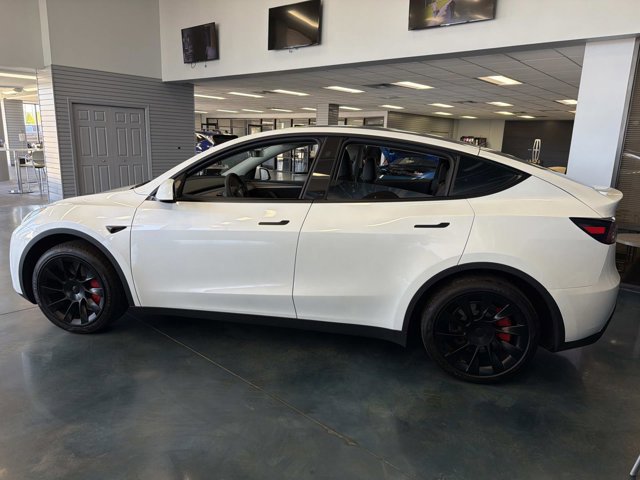 Used 2025 Tesla Model Y Long Range image 4