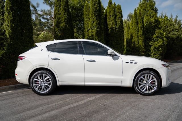 Used 2022 Maserati Levante GT AWD/4WD image 12