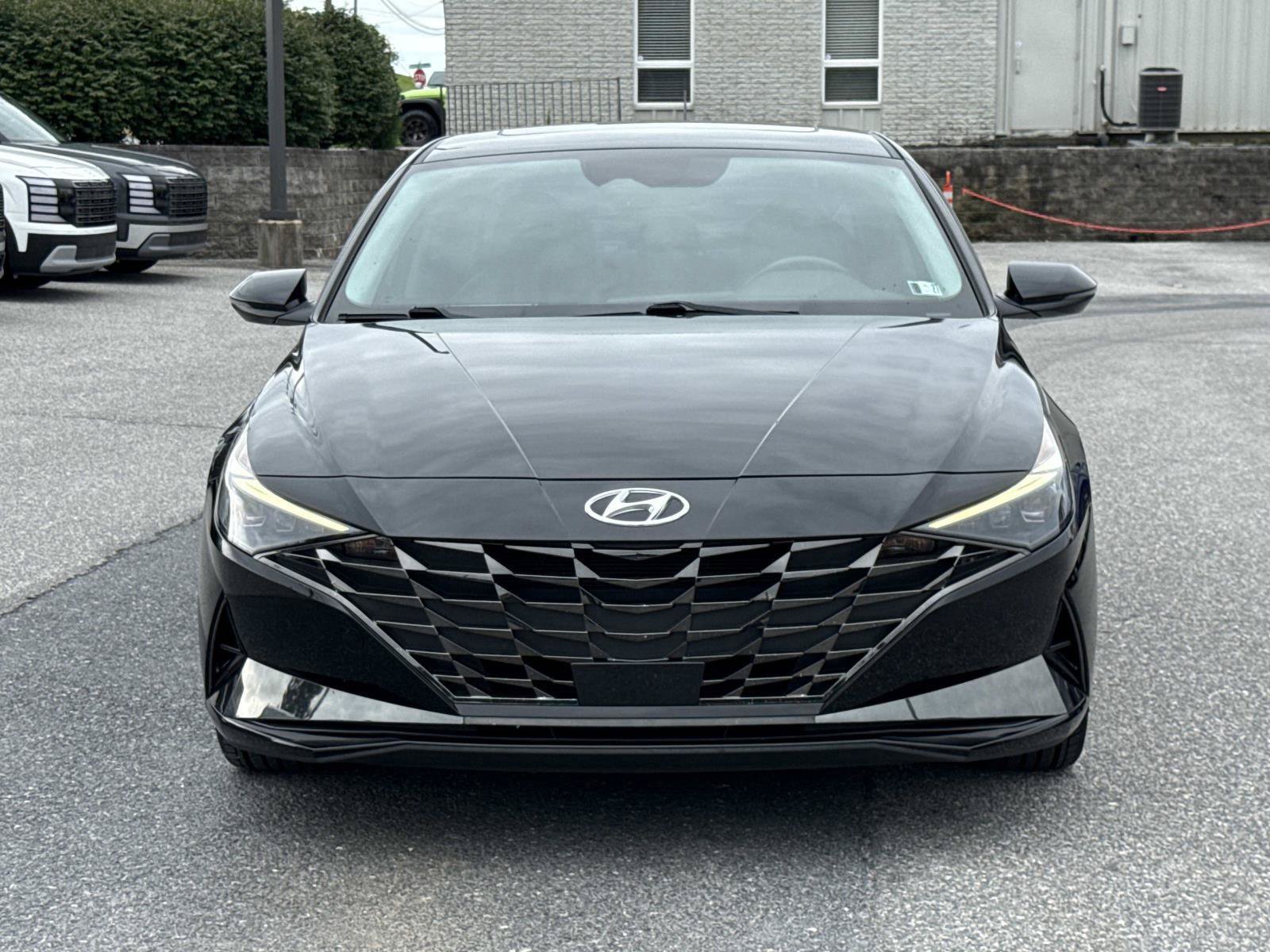 Certified 2022 Hyundai Elantra Limited FWD image 29