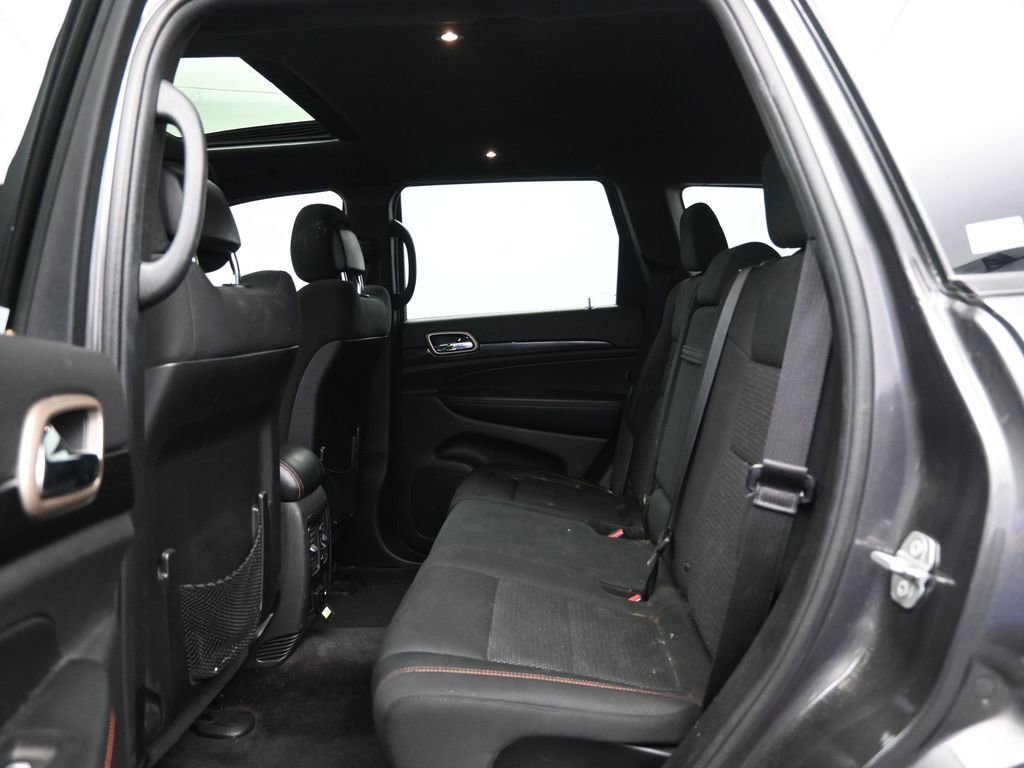 Used 2016 Jeep Grand Cherokee Laredo 75th Anniversary image 17