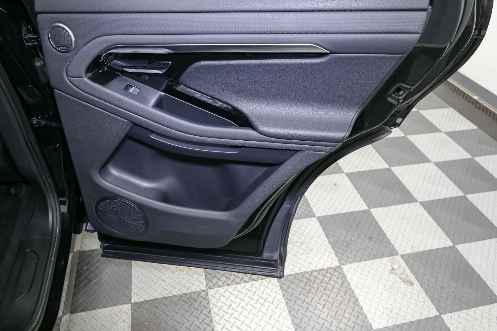 Used 2023 Land Rover Range Rover Evoque S image 25