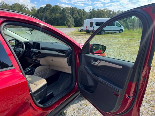 Used 2021 Ford Escape SEL w/ Technology Package FWD image 19