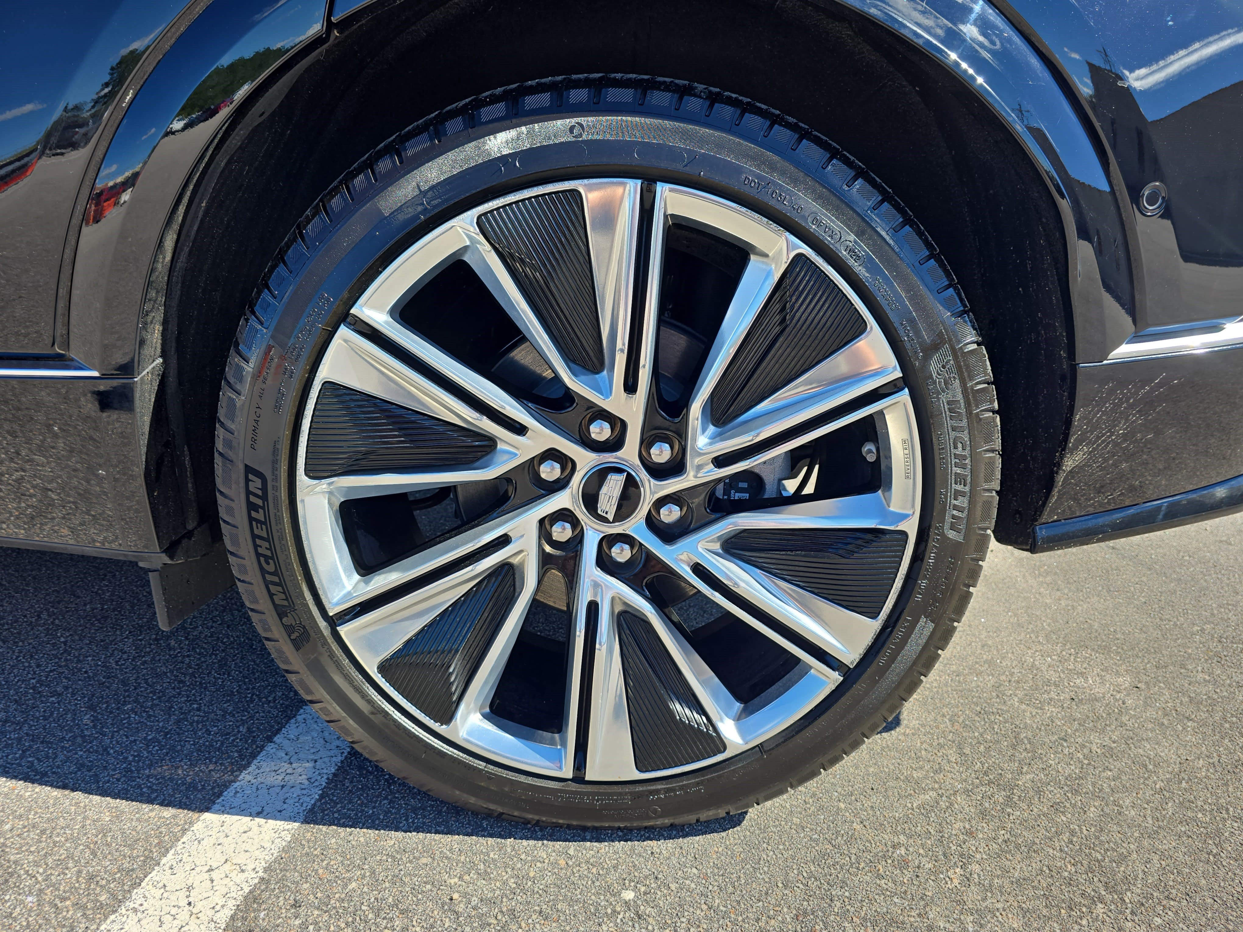 Used 2023 Cadillac Lyriq 2WD image 33