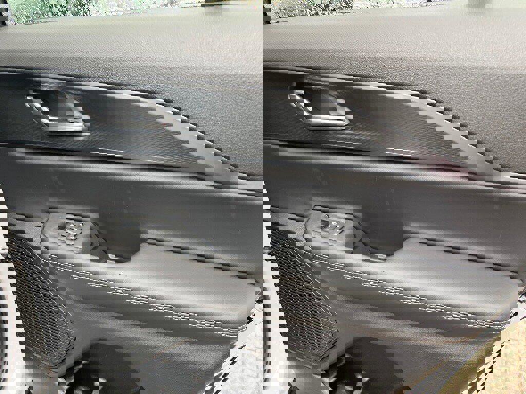 New 2025 Jeep Grand Cherokee Laredo X image 19