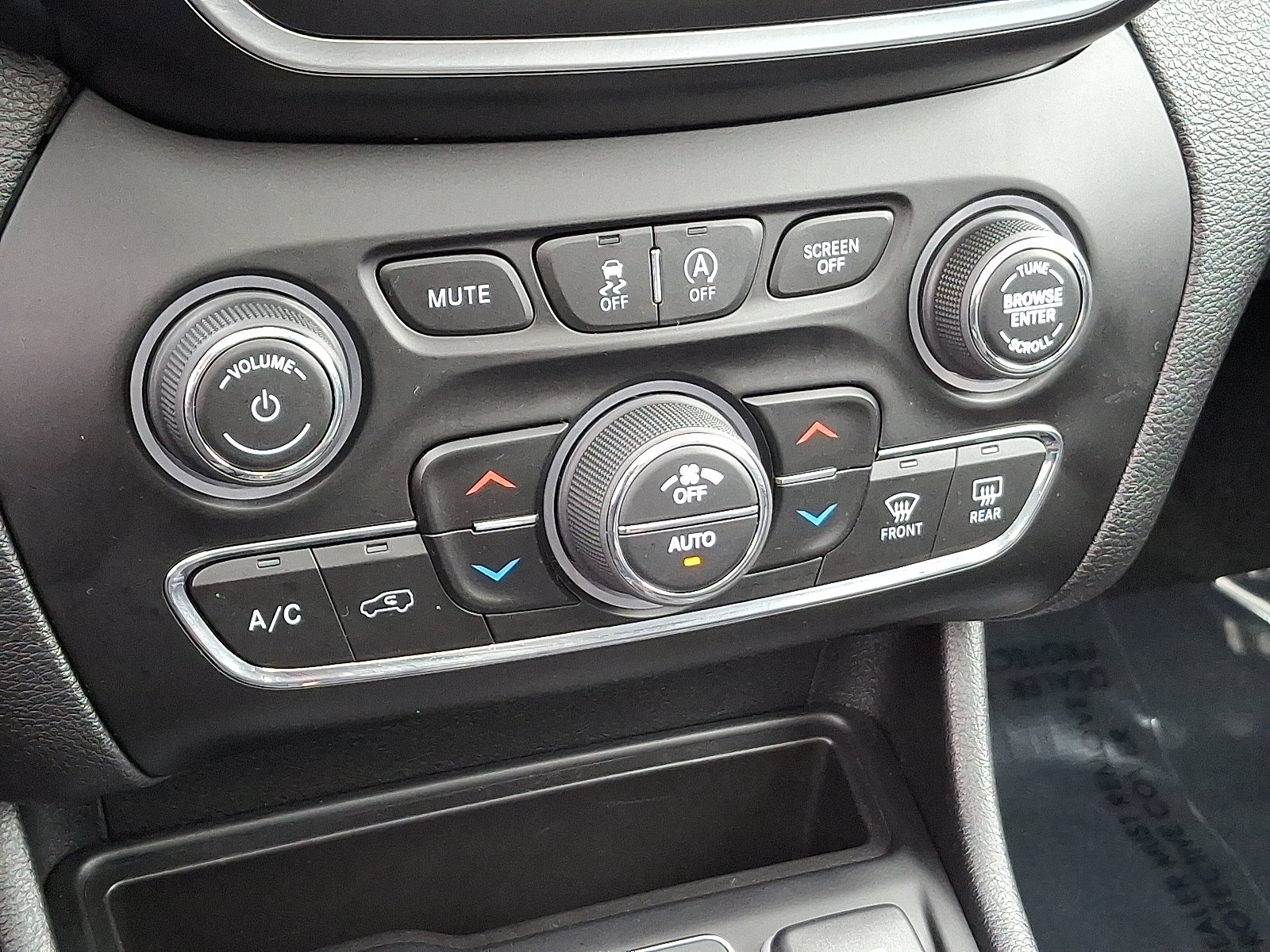 Certified 2021 Jeep Cherokee Latitude Lux w/ Sun & Sound Group image 16