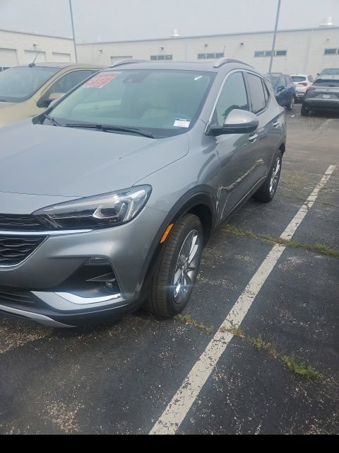 Used 2023 Buick Encore GX Essence w/ Experience Buick Package FWD image 3