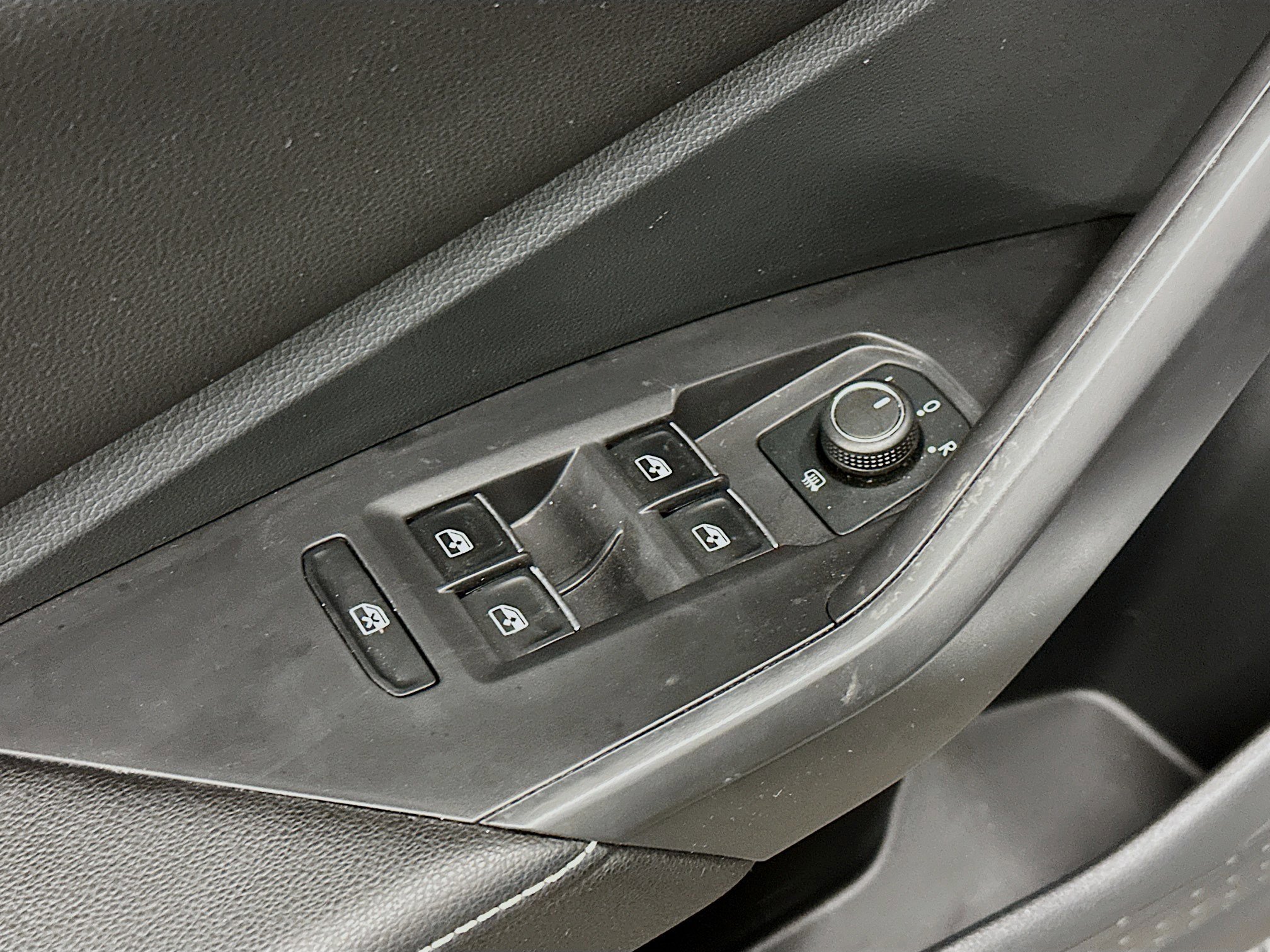 Used 2024 Volkswagen Jetta SE image 15