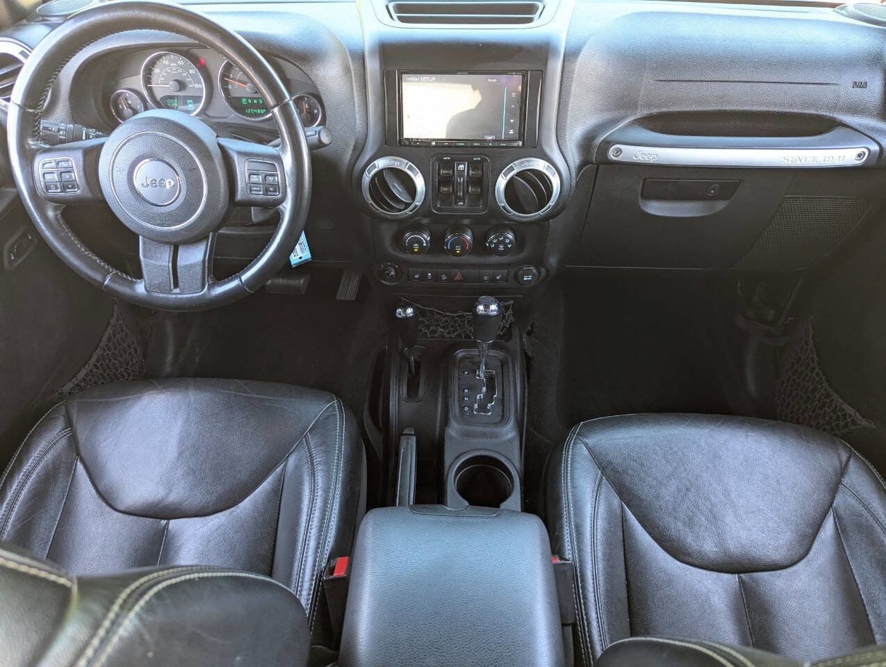 Used 2016 Jeep Wrangler Unlimited Sahara w/ Connectivity Group image 16