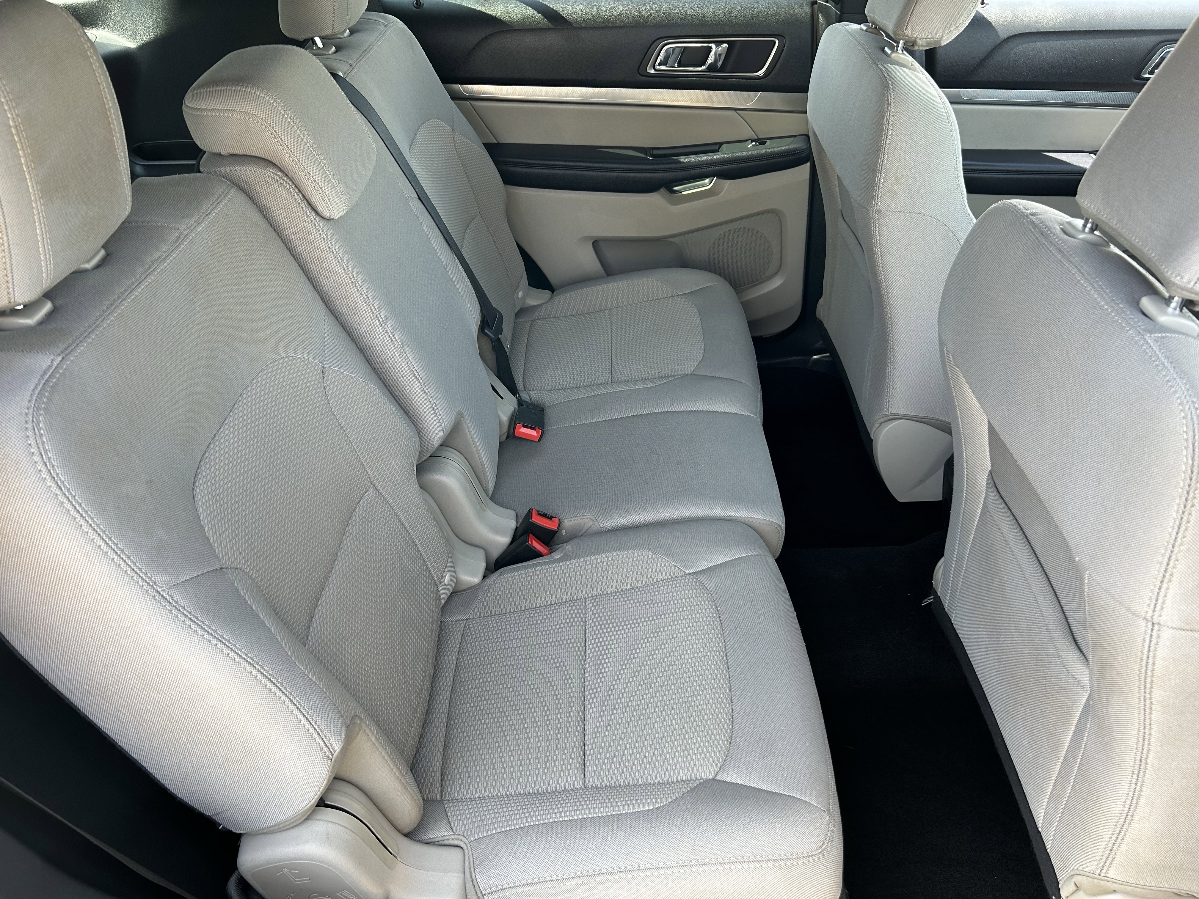 Used 2018 Ford Explorer XLT w/ Equipment Group 201A image 11
