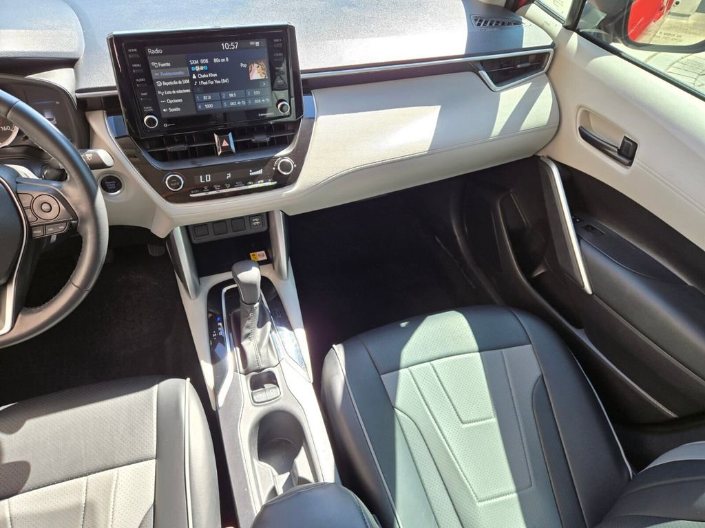 Used 2022 Toyota Corolla Cross LE image 15