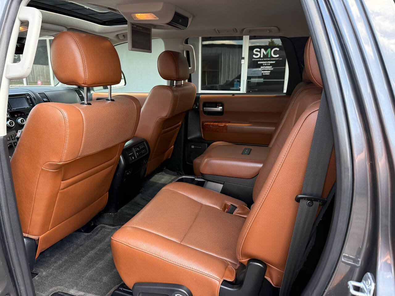 Used 2018 Toyota Sequoia Platinum w/ Preferred Accessory Package AWD/4WD image 15