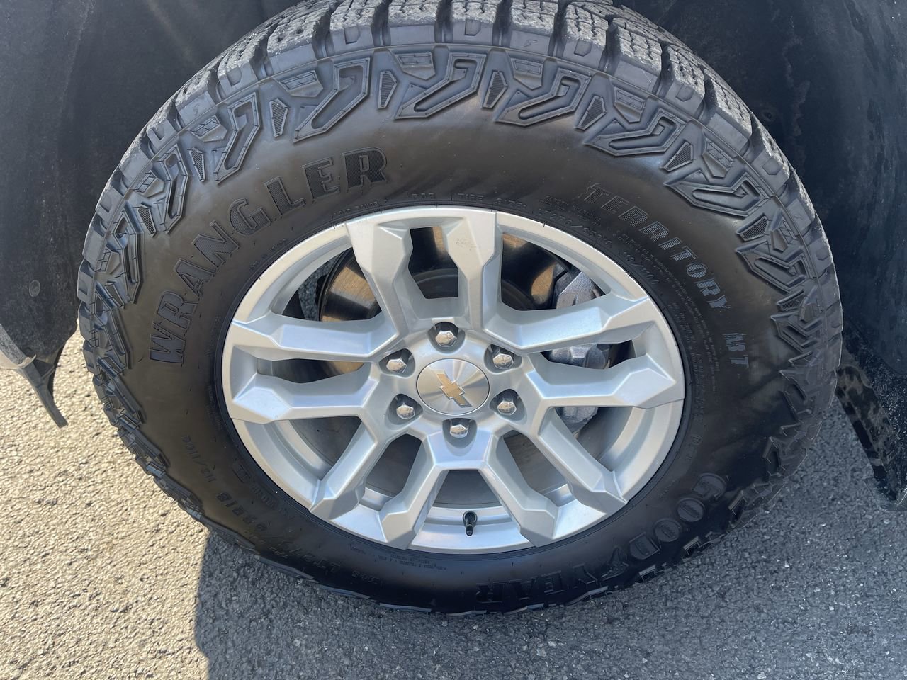 Certified 2024 Chevrolet Silverado 1500 LT AWD/4WD image 32