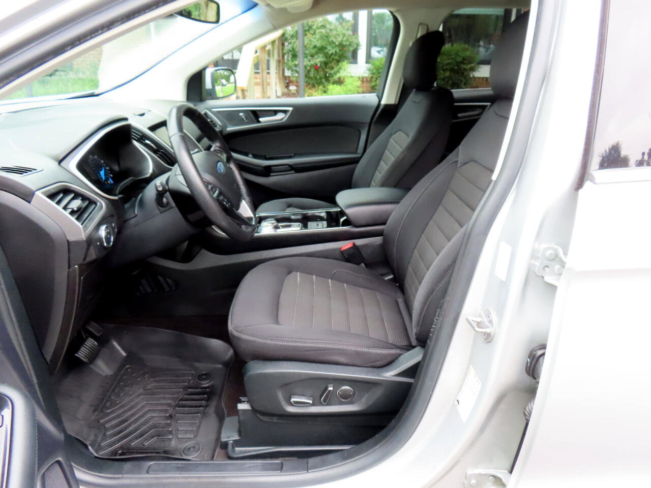 Used 2019 Ford Edge SEL image 15