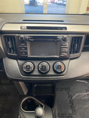 Used 2017 Toyota RAV4 LE image 22