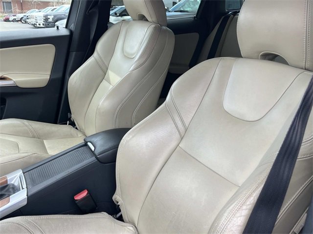 Used 2016 Volvo XC60 T6 Platinum image 26
