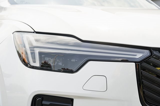 New 2026 Volvo XC90 T8 Ultra w/ Protection Package Premier image 12