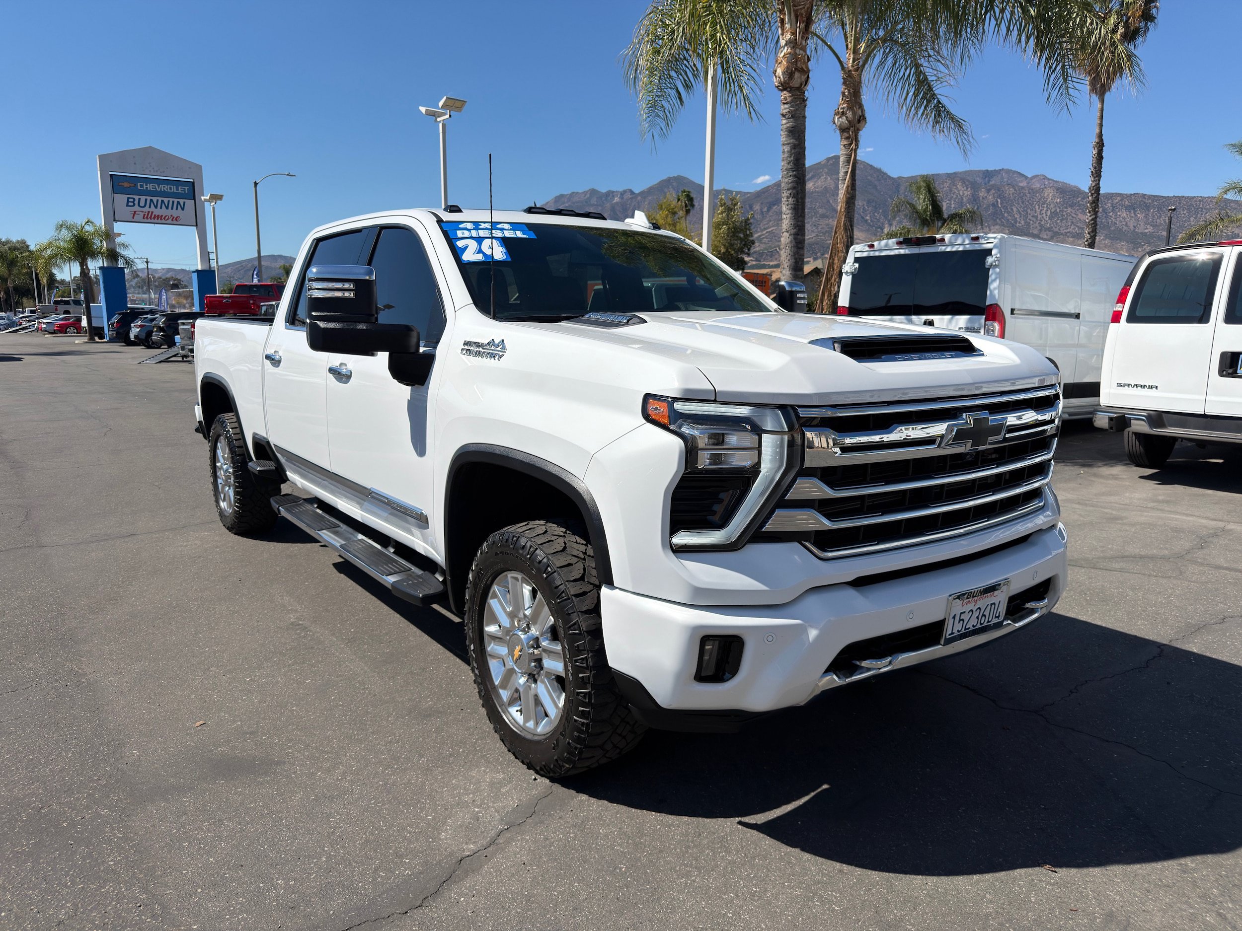Used 2024 Chevrolet Silverado 2500 High Country AWD/4WD image 2