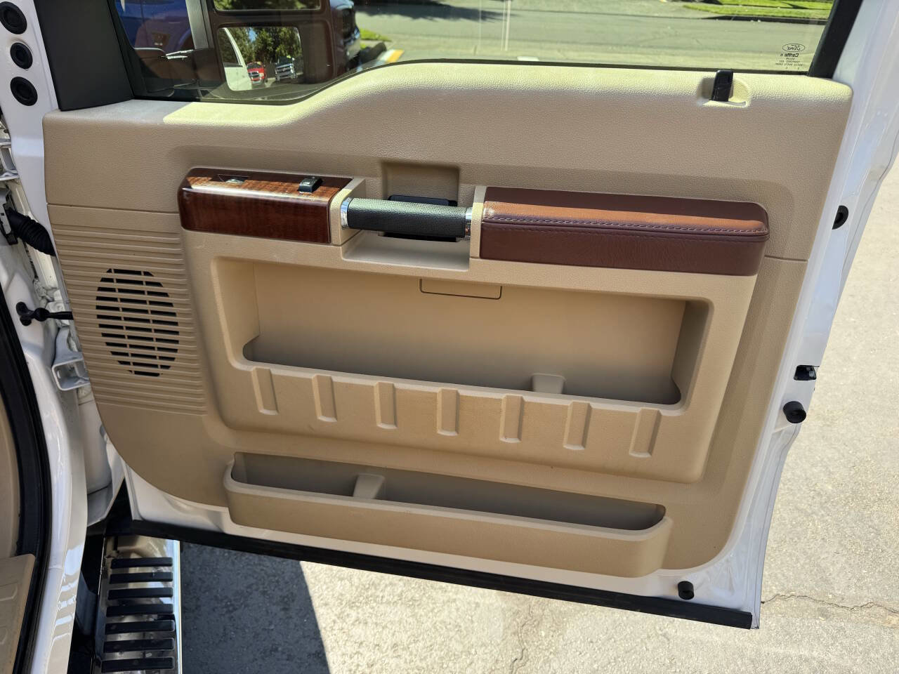 Used 2013 Ford F250 King Ranch w/ King Ranch w/Chrome Pkg image 14