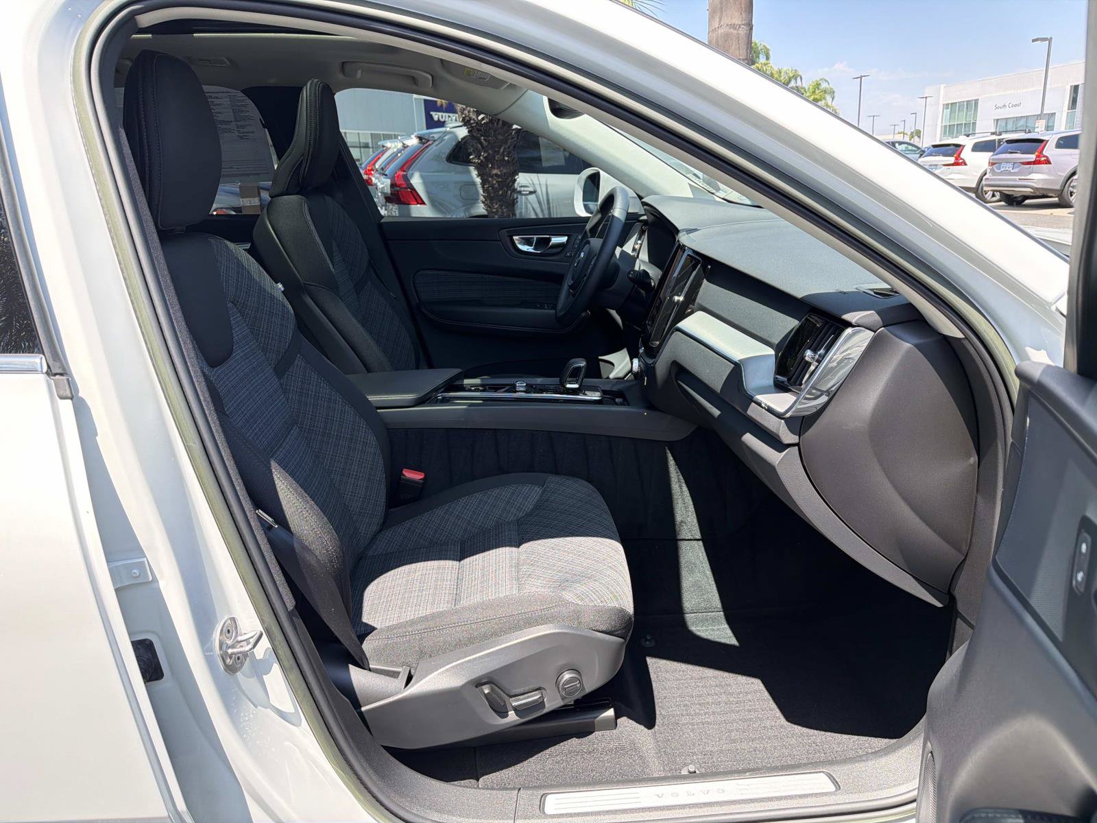 Certified 2023 Volvo XC60 B5 Core w/ Climate Package FWD image 24
